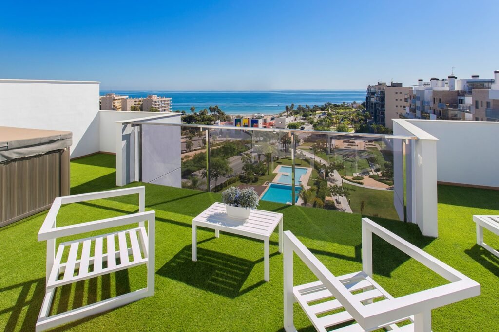 Ático con Solárium y Vistas al Mar