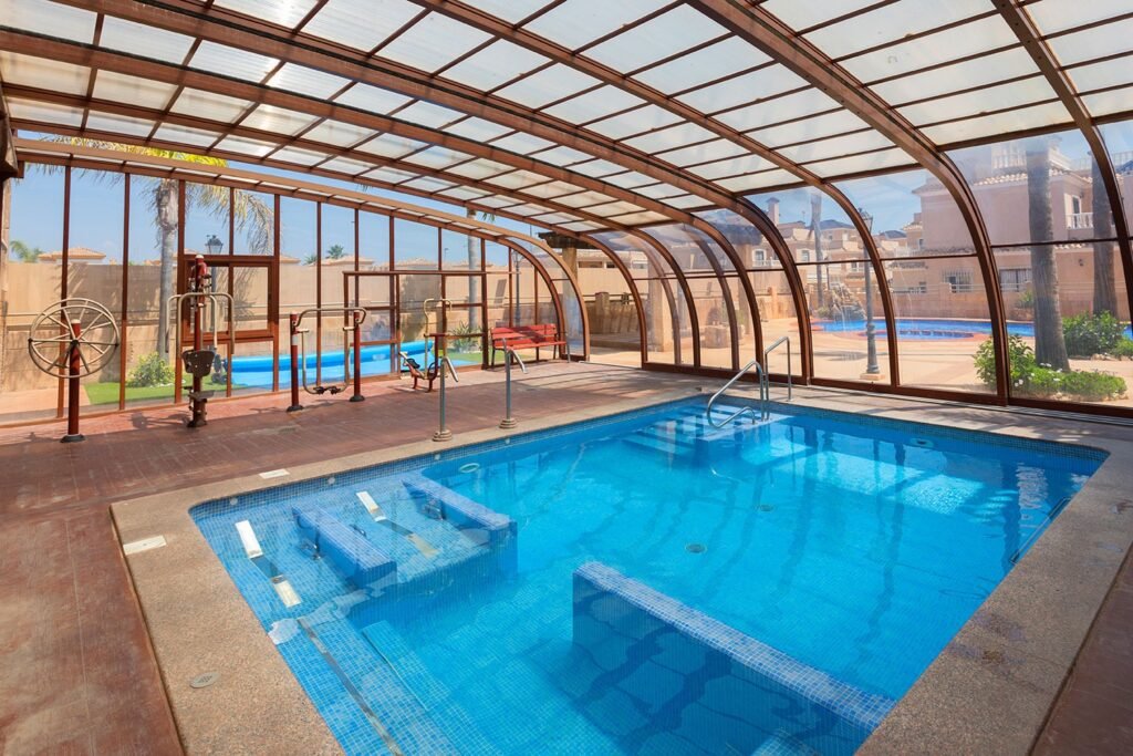 Cerramiento de Piscina Climatizada
