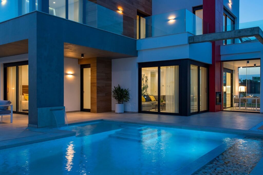 Iluminación de Exteriores en Villa de Lujo